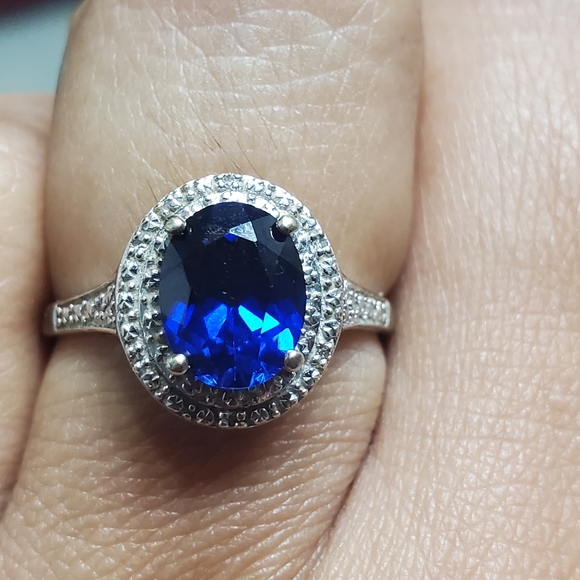 Blue sapphire ring from Michael hill jewelers. - Picture 12 of 16